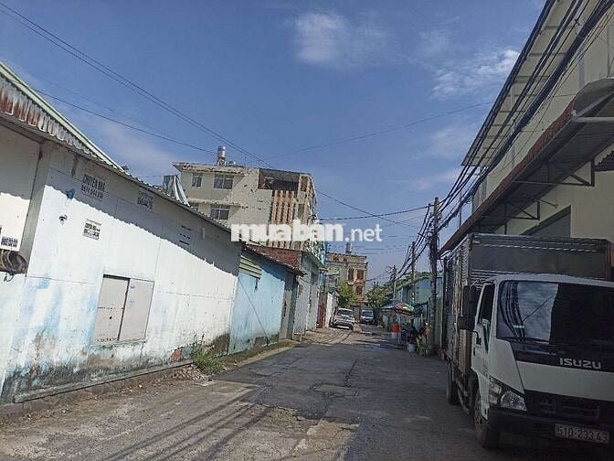 Bán hai lô đất quốc lộ 22- tặng kèm kho xưởng trên đất