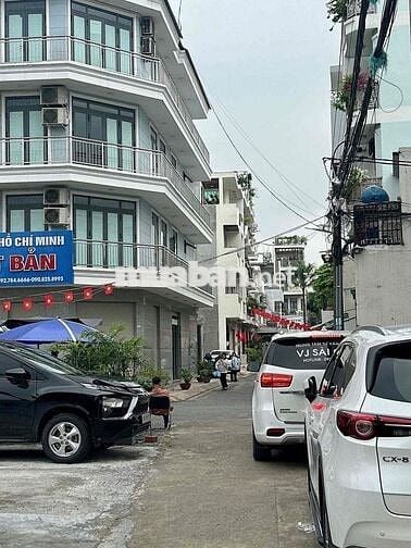 đất ( có 3 phong trọ cho thuê 8 triệu tháng )