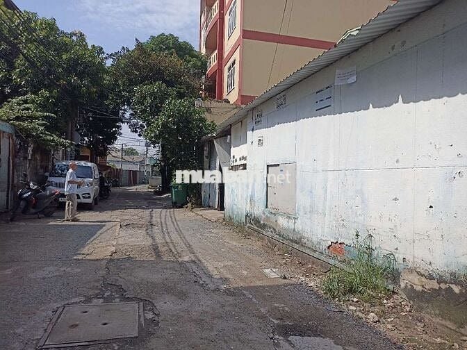 Bán hai lô đất quốc lộ 22- tặng kèm kho xưởng trên đất