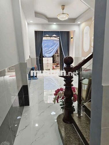 Bán nhà 361 Bình Đông, P.15, Q8