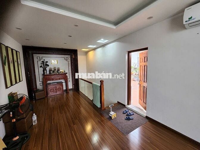 Bán CH CT2 Xuân Phương, Quốc Hội 8,9tỷ 156m2 4PN 3VS đồ cơ bản, sẵn sổ