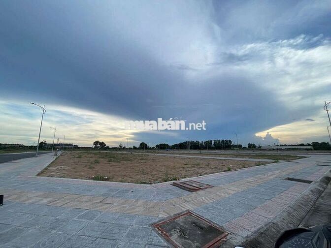 Bán lô góc 2 mặt tiền trung tâm phường phú mỹ