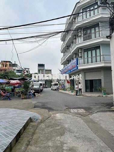 đất ( có 3 phong trọ cho thuê 8 triệu tháng )