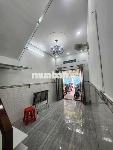 NHÀ ĐẸP NGAY CHỢ PHẠM THẾ HIỂN ĐÚC 1 LẦU. 2 PHÒNG NGỦ.  3,6×12 P4. Q8.