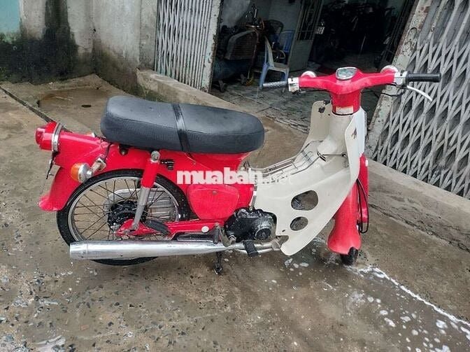 Cần bán chiếc cúp 78 50 có giấy màu sơn đỏ