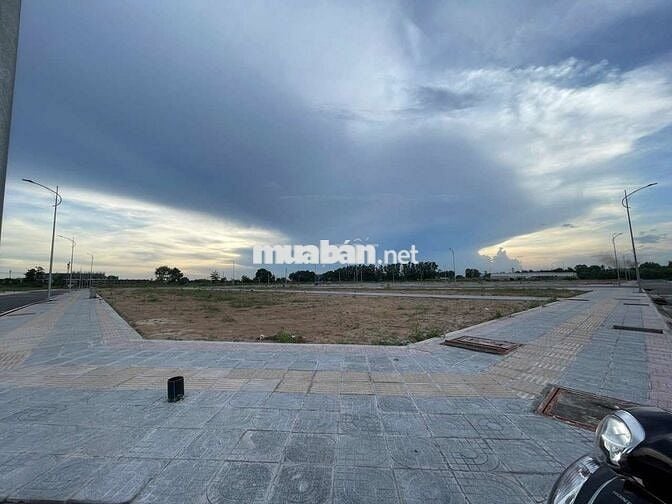 Bán lô góc 2 mặt tiền trung tâm phường phú mỹ