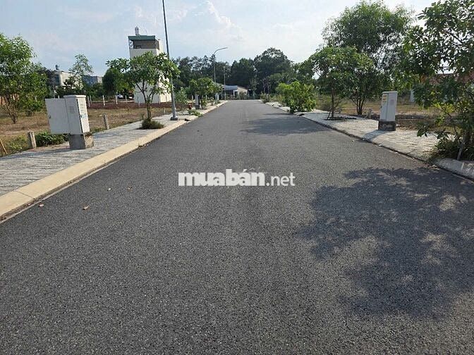 Đất cách mặt tiền Nguyễn Văn Khạ chỉ 50m : 110m2 (5x20) . Giá 1 tỷ 300