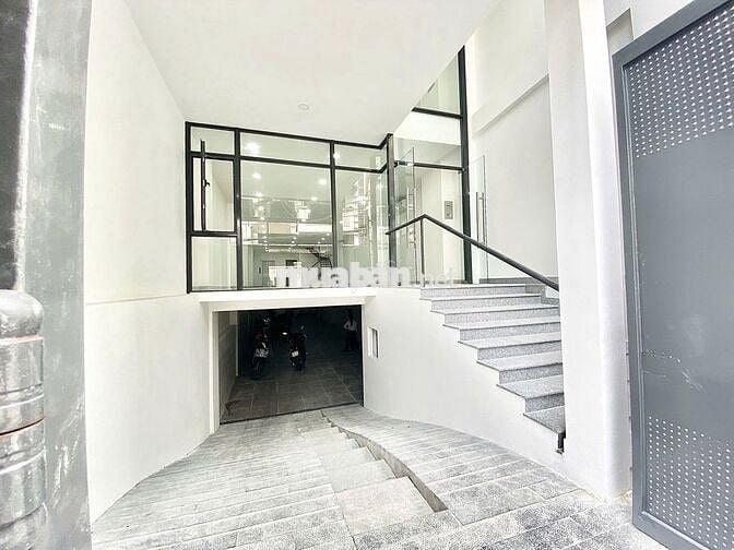 Mặt bằng văn phòng 150m2  đối diện Trung tâm triển lãm tân bình