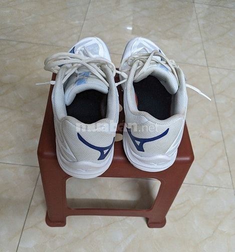 Ở Sài Gòn mình bán: giày Mizuno Thunder Blade Z - mang được 8 lần