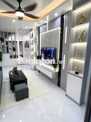 GIÁ 8.5 TỶ!NHÀ HÀO NAM - ĐỐNG ĐA:40M², 4 TẦNG - 2 MẶT THOÁNG, FULL NT!