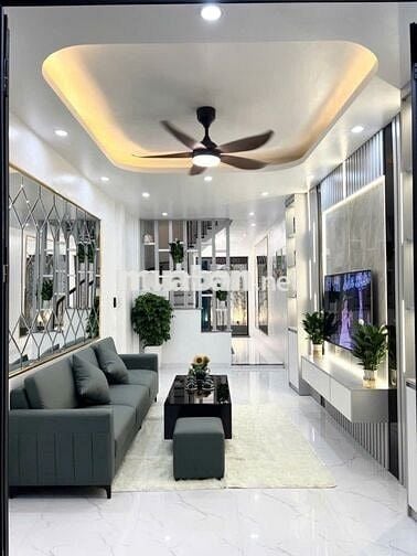 GIÁ 8.5 TỶ!NHÀ HÀO NAM - ĐỐNG ĐA:40M², 4 TẦNG - 2 MẶT THOÁNG, FULL NT!