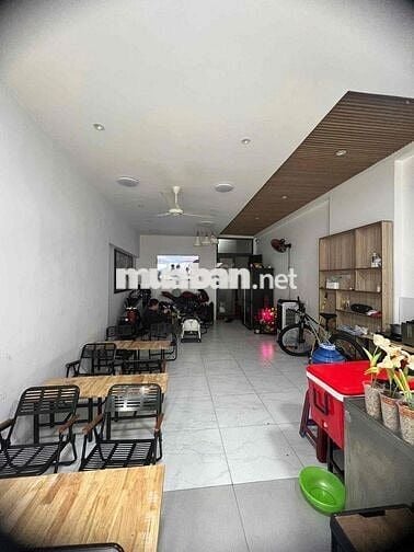 Nhà mặt tiền khu đắc địa Tháp Pà cách biển 400m, lề đường 5m