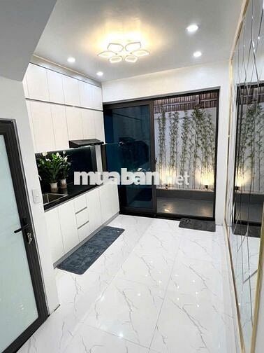 GIÁ 8.5 TỶ!NHÀ HÀO NAM - ĐỐNG ĐA:40M², 4 TẦNG - 2 MẶT THOÁNG, FULL NT!