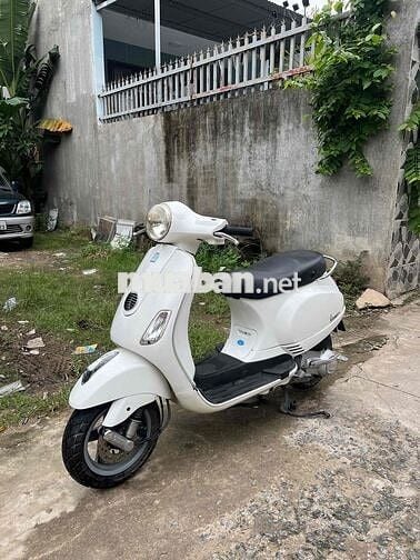 Cần bán Vespa máy móc êm mạnh . Bs đẹp dễ nhìn