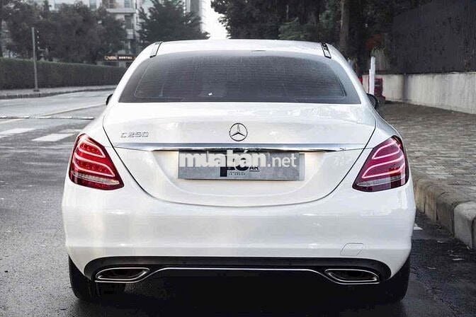 LONG ANH AUTO về Mercedes C250ex 2018