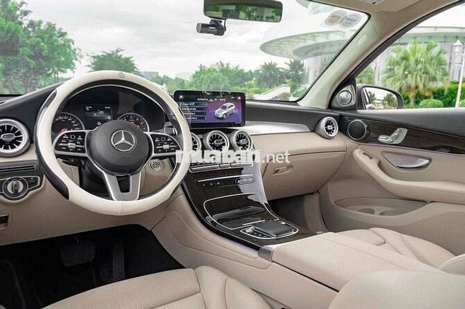 Mercedes GLC200 Model 2022 - Xanh/Kem - 60.000 km