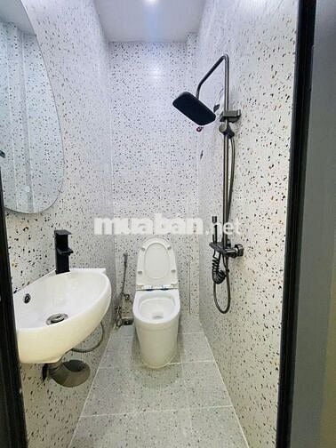 Nhà hẻm 24m2, 1 phòng ngủ, đường Nguyễn Thượng Hiền, Bình Thạnh