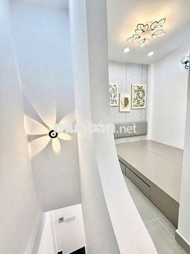 Nhà hẻm 24m2, 1 phòng ngủ, đường Nguyễn Thượng Hiền, Bình Thạnh