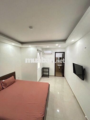 CHDV cực rộng ngay trung tâm, 30m2, Quận 10