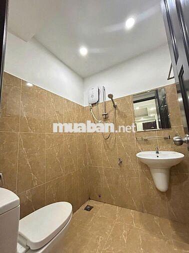 CHDV cực rộng ngay trung tâm, 30m2, Quận 10