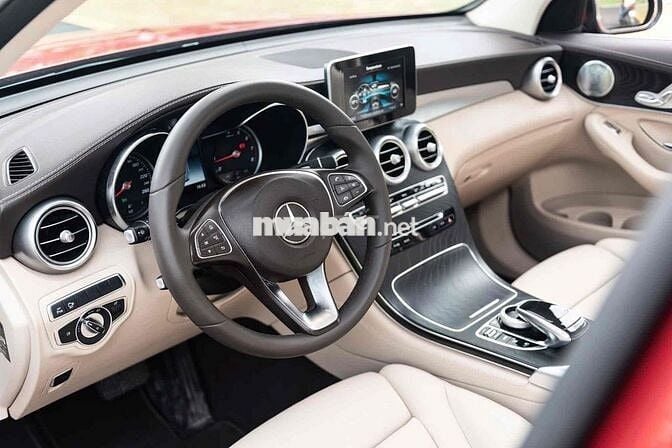 LONG ANH AUTO về Mercedes GLC300 4Matic 2019