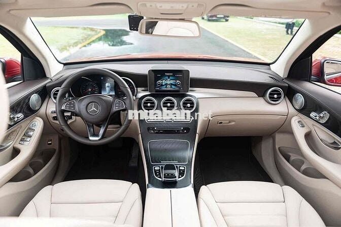 LONG ANH AUTO về Mercedes GLC300 4Matic 2019