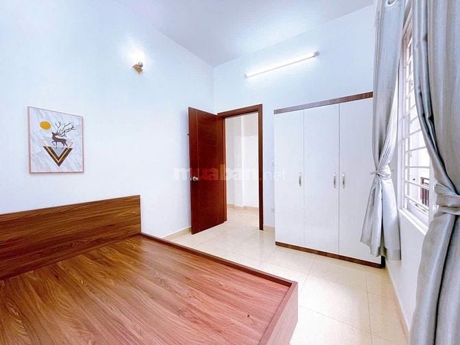 HIẾM - HOÀNG QUỐC VIỆT - NGUYỄN VĂN HUYÊN- 70M - 5 TẦNG - MT 5M 