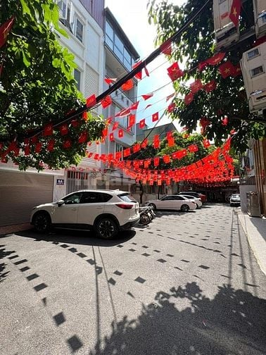 HIẾM - HOÀNG QUỐC VIỆT - NGUYỄN VĂN HUYÊN- 70M - 5 TẦNG - MT 5M 