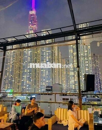 Cho thuê tầng sân thượng, view đẹp ngắm Landmark. Diện tích 100m2.