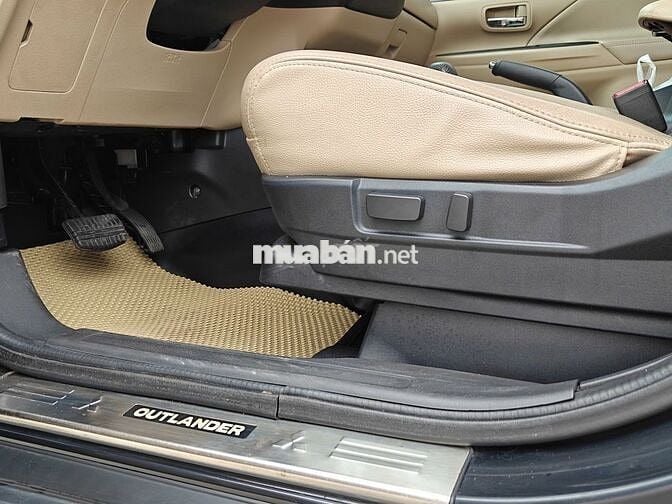 Mitsubishi Outlander 2.0 Premium 2017 - Nhập Nhật