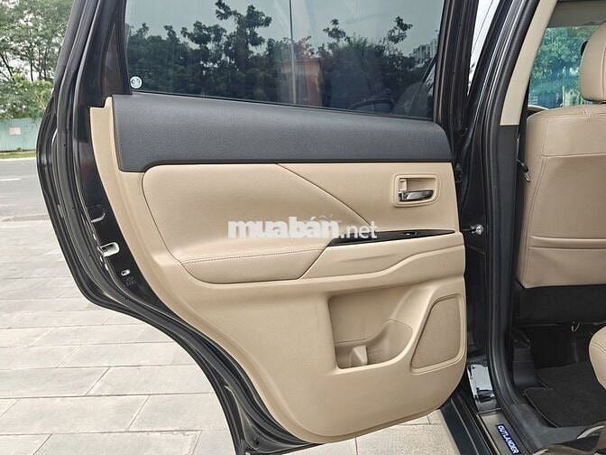 Mitsubishi Outlander 2.0 Premium 2017 - Nhập Nhật