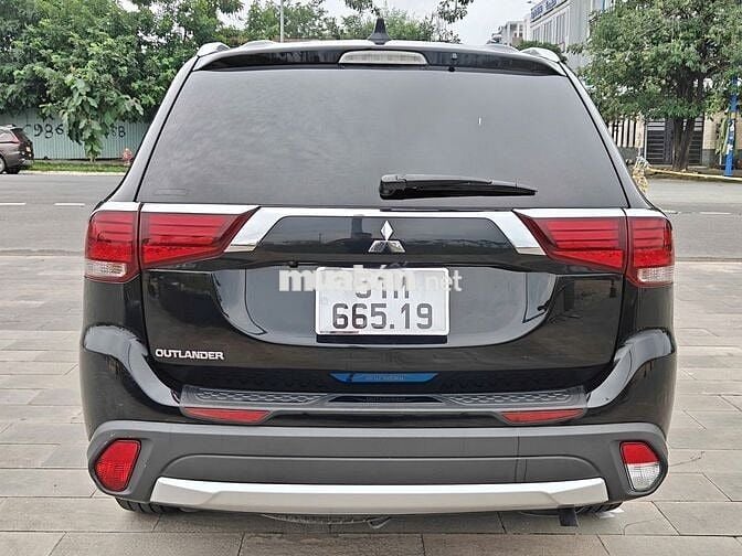 Mitsubishi Outlander 2.0 Premium 2017 - Nhập Nhật