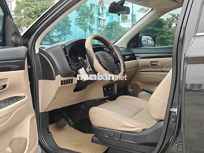 Mitsubishi Outlander 2.0 Premium 2017 - Nhập Nhật