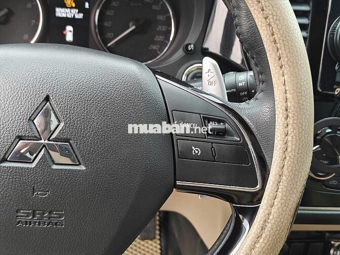 Mitsubishi Outlander 2.0 Premium 2017 - Nhập Nhật