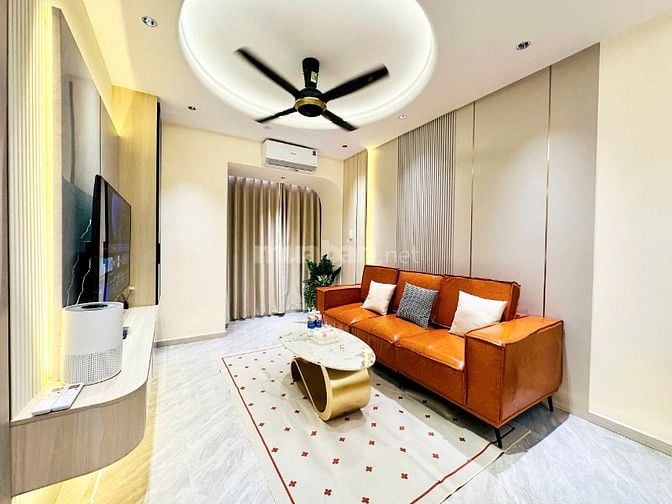 Bán căn hộ Sky Garden 2 lầu 11: 3PN-2WC 81m2. Giá bán 6,1 tỷ. T Lượng