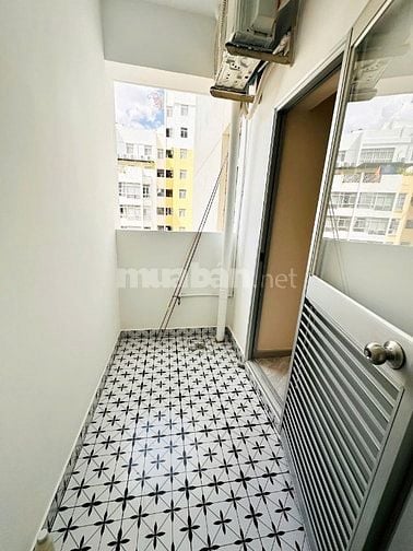 Bán căn hộ Sky Garden 2 lầu 11: 3PN-2WC 81m2. Giá bán 6,1 tỷ. T Lượng