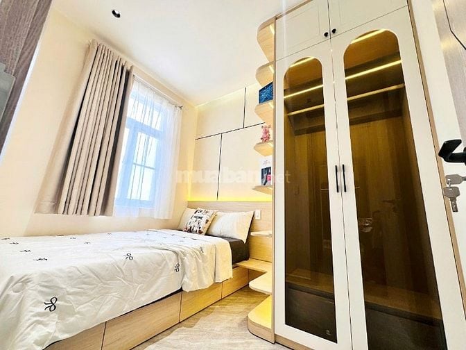 Bán căn hộ Sky Garden 2 lầu 11: 3PN-2WC 81m2. Giá bán 6,1 tỷ. T Lượng