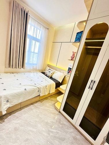 Bán căn hộ Sky Garden 2 lầu 11: 3PN-2WC 81m2. Giá bán 6,1 tỷ. T Lượng