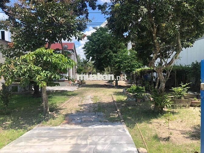 Bán Đất Mặt Tiền Nguyễn Huệ 5.500m2