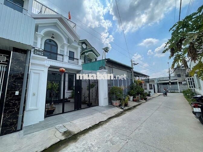 Bán Nhà Hoàn Công  Xã Tân Thông Hội Huyện Củ Chi. 5x22 Full thổ cư