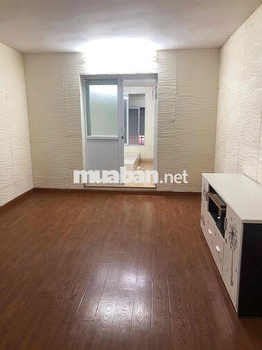 cho thuê căn tập thể 2 phòng ngủ ngõ Hoà Bình 7