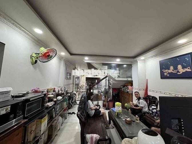 VỊ TRÍ ĐẸP, MT ĐƯỜNG BÙI VĂN BA VÀ PHÍA SAU NHÀ LÀ HXH TRÁNH. Ở VÀ KIN