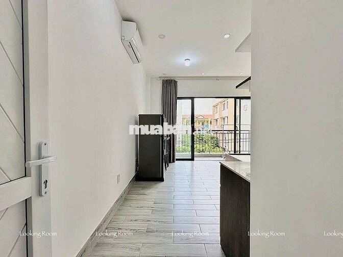 Phòng ban công siêu đẹp rộng full nt khu vip Tân Bình