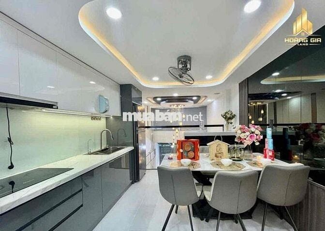 Nhà Đẹp Full Nội Thất Cao Cấp P14: lửng 3 lầu, hẻm xe tải