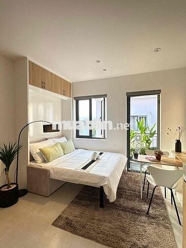 CHO THUÊ STUDIO BAN CÔNG FULL NỘI THẤT NHÀ MỚI 100% NGAY TRUNG TÂM