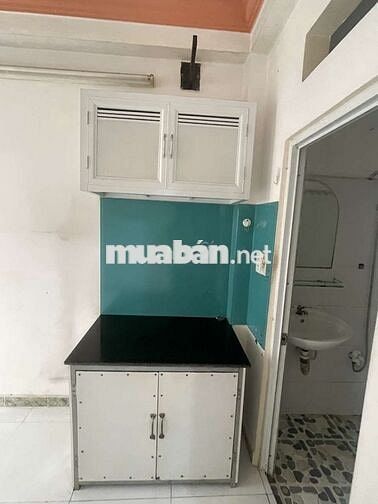 Phòng 22m2. Ban Công. Máy lạnh. Ngay Ngã 4 Phan Văn Trị - P7 Gò Vấp