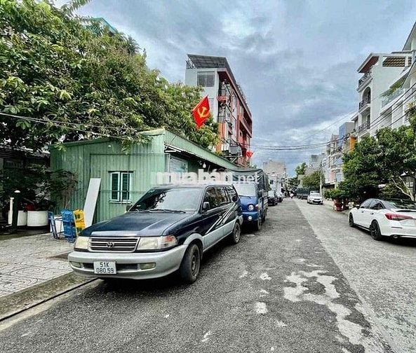 Nhà Đẹp Full Nội Thất Cao Cấp P14: lửng 3 lầu, hẻm xe tải