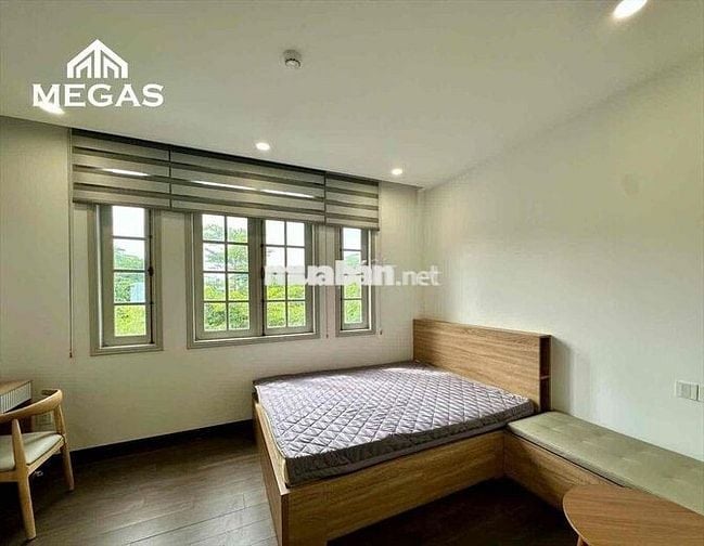 CĂN HỘ CỬA SỔ LỚN XA BẾP FULL NỘI THẤT KHU HÀNG XANH GẦN Q1