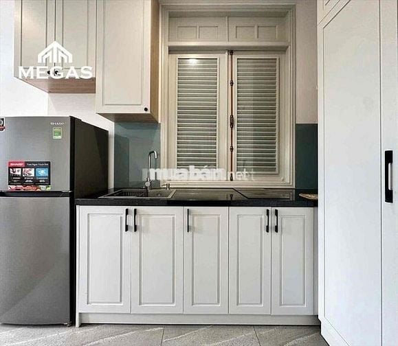 CĂN HỘ CỬA SỔ LỚN XA BẾP FULL NỘI THẤT KHU HÀNG XANH GẦN Q1