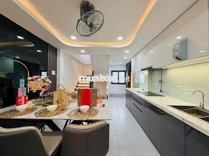 Nhà Đẹp Full Nội Thất Cao Cấp P14: lửng 3 lầu, hẻm xe tải